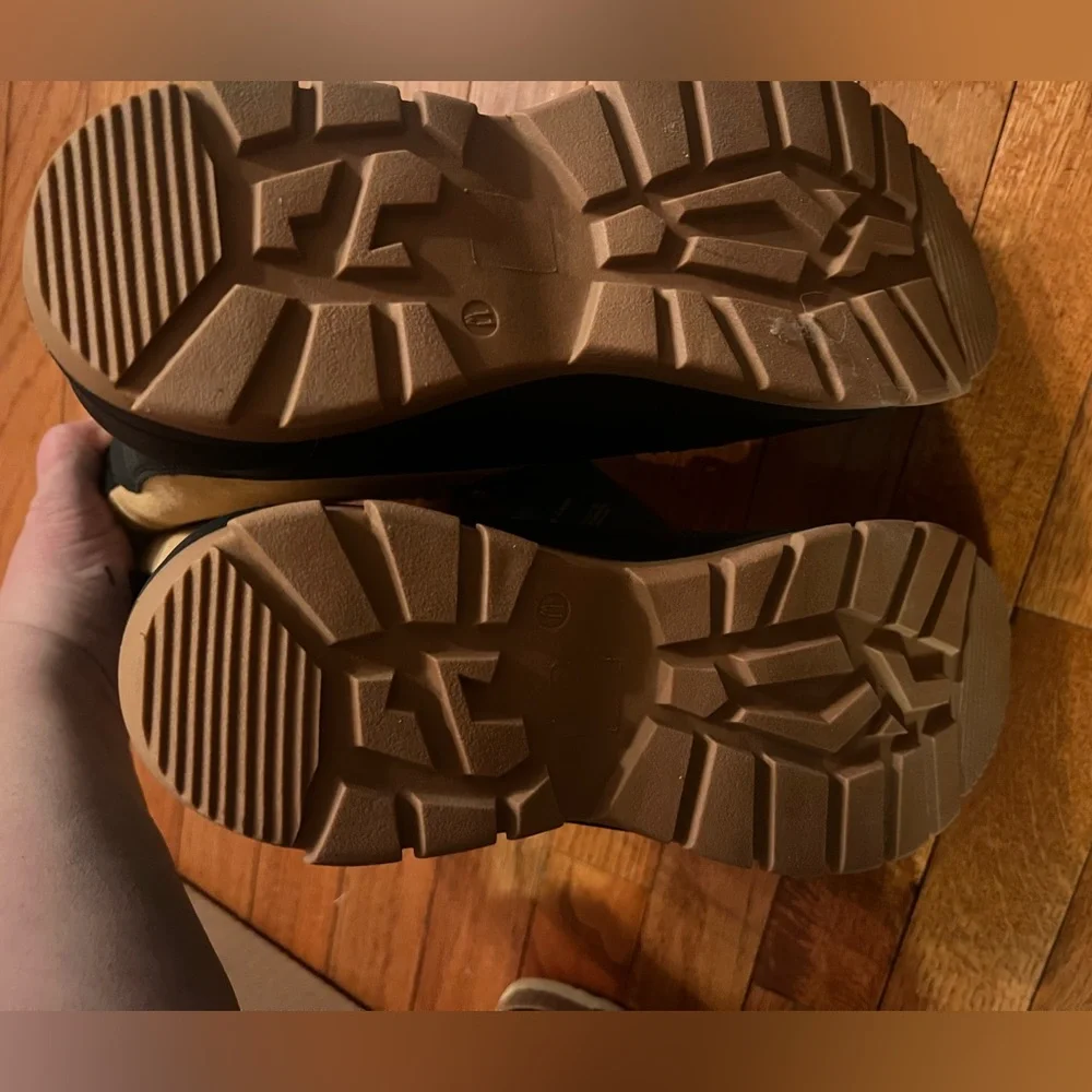 NWT 🥾 Universal Thread Winter Boots - 11 Wide